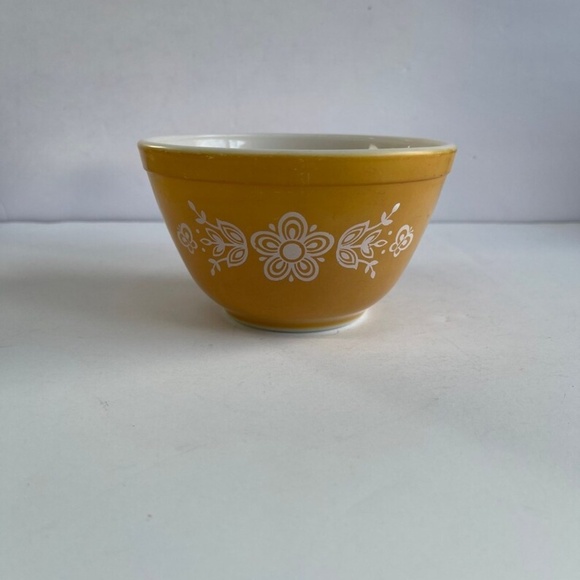 Pyrex Butterfly Gold Bowl - Pyrex Bowl 401 - Yellow Pyrex - Vintage Pyrex Bowl - Picture 2 of 4